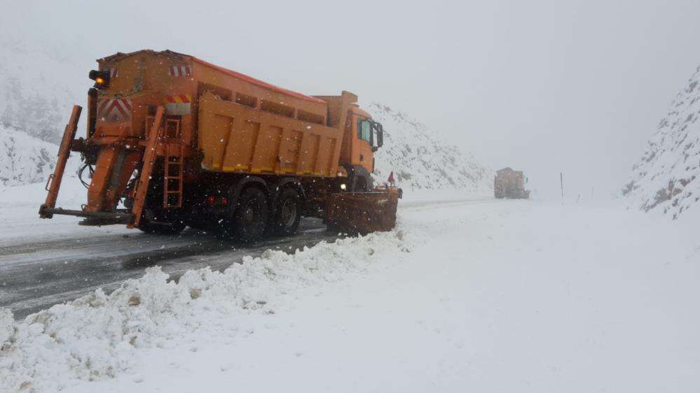 25 santim kar yağdığını duyan Konya yoluna akın etti 18